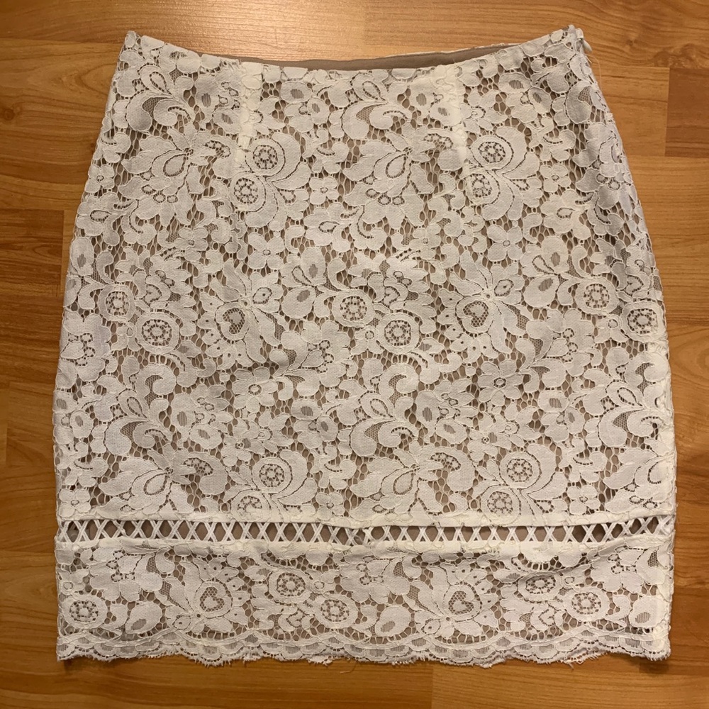 Aqua Lace Skirt Size Medium - Picture 6 of 8